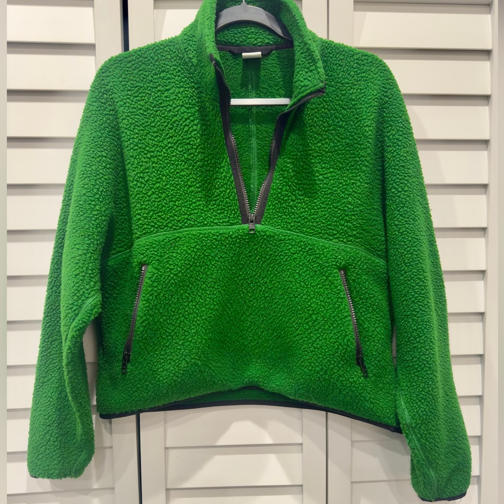 Aritzia 1/2 Zip Kelly Green Size Small